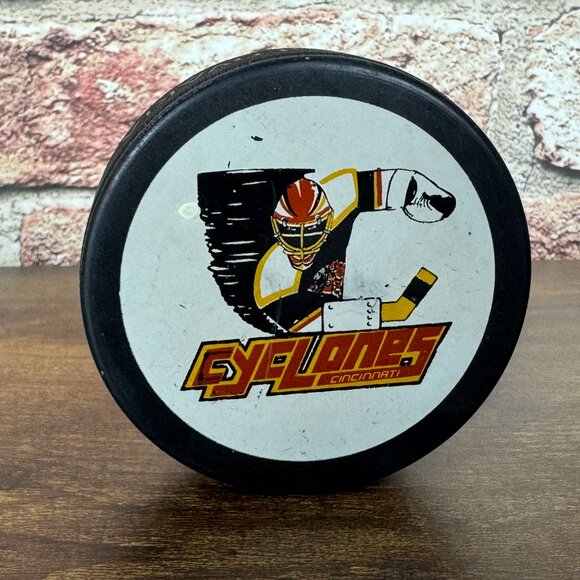 Cincinnati Cyclones IHL HOCKEY SUPER VINTAGE 1990s Collectible Hockey Puck! - Picture 1 of 4